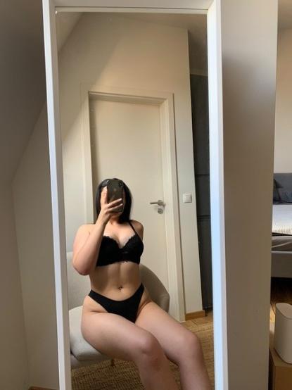 Neu  +++ Carla, 22 J.   - Bild 3 von 5