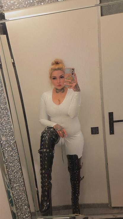 Herrin Amber  - Bild 3 von 8