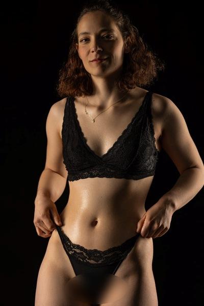 Vanessa - Bild 3 von 4